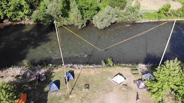 Foto - Yok böyle adrenalin! ‘İnsan sapanı’ değil sanki otomobil
