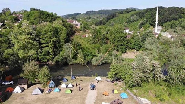 Foto - Yok böyle adrenalin! ‘İnsan sapanı’ değil sanki otomobil