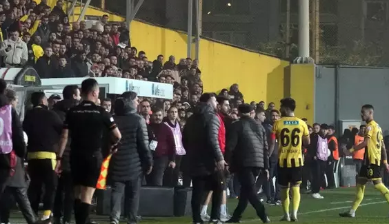 Foto - Yok böyle bir açıklama: Aman dikkat! İstifa kararı için bir sen eksiktin konuşmayan Portakal! Sen de konuştun artık...