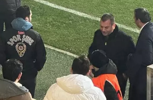 Foto - Yok böyle bir açıklama: Aman dikkat! İstifa kararı için bir sen eksiktin konuşmayan Portakal! Sen de konuştun artık...