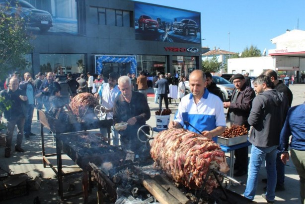 Foto - Yok böyle bir etkinlik! Cağ kebaplı test sürüşü