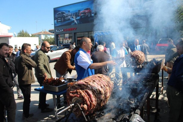 Foto - Yok böyle bir etkinlik! Cağ kebaplı test sürüşü