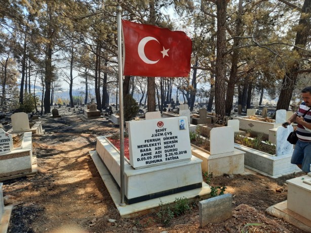 Foto - Yok böyle bir şey! Yangında bir tek orası yanmadı… Vatandaşlar dua etmeye başladı
