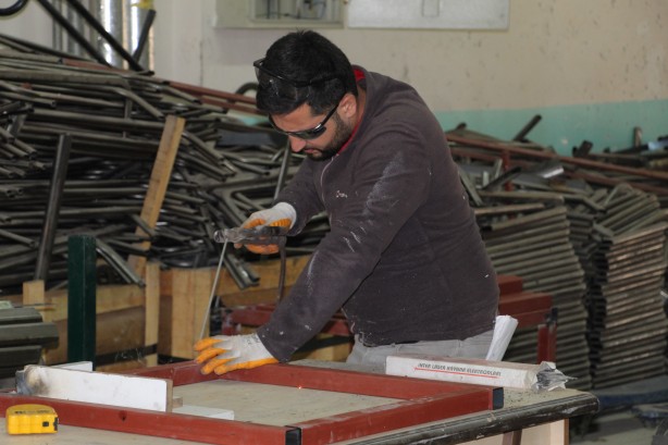Foto - Yok böyle ciro! Adı okul kendi fabrika
