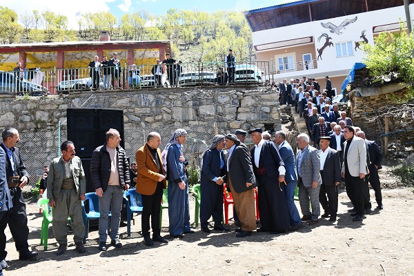 Foto - Yok böyle düğün! Aşiret düğününde takılanlar şaşkına çevirdi