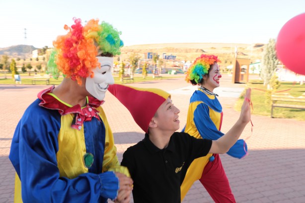 Foto - Yok böyle hizmet! Berber hava yolları iş başında