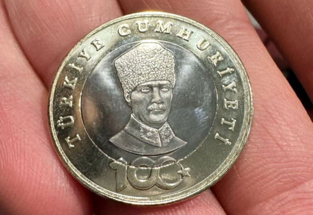 Yok böyle sahtekarlık! Sözcü gazetesi 5 lira üzerindeki Atatürk rölyefi ile oynayıp dezenformasyon yapmış