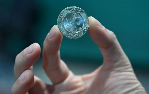 Foto - Yok böyle sahtekarlık! Sözcü gazetesi 5 lira üzerindeki Atatürk rölyefi ile oynayıp dezenformasyon yapmış