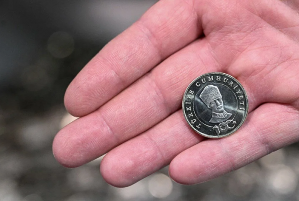 Foto - Yok böyle sahtekarlık! Sözcü gazetesi 5 lira üzerindeki Atatürk rölyefi ile oynayıp dezenformasyon yapmış