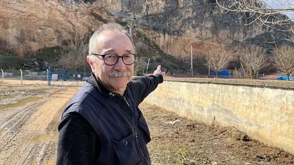 Foto - Yok böyle saygısızlık! Fay hattının üzerine bakın ne yazdılar