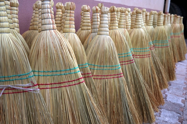 Foto - Yok olmaya yüz tutan mesleklerden... Ailece yıllardır bu işi yapıyorlar!