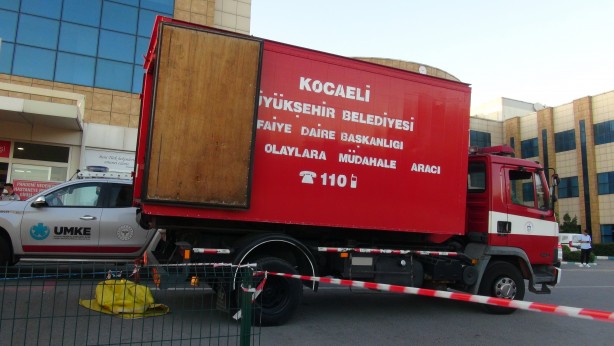 Foto - Yol kenarında baygın bulunan şahıs ortalığı karıştırdı! Hastane karantinaya alındı