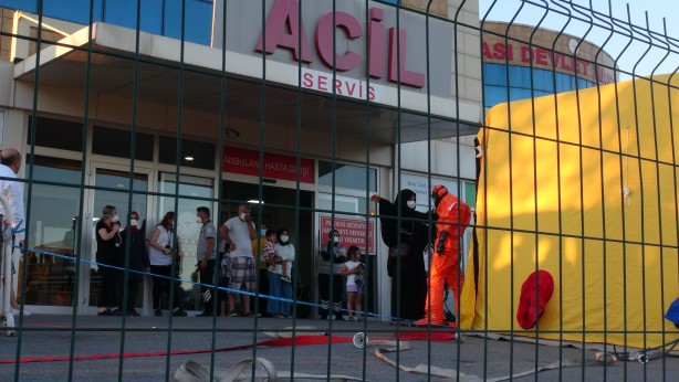 Foto - Yol kenarında baygın bulunan şahıs ortalığı karıştırdı! Hastane karantinaya alındı
