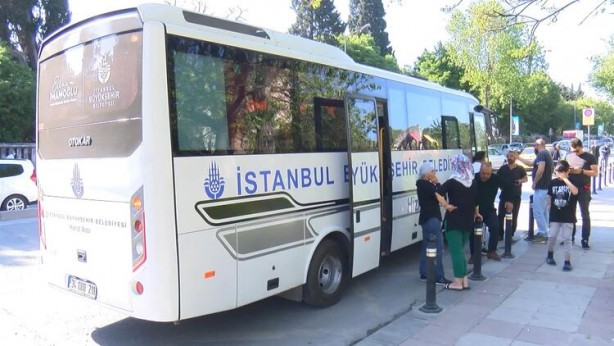 Foto - Yol kenarında 'cenaze taşıma' tartışması! İBB'nin aracı hareket etmedi