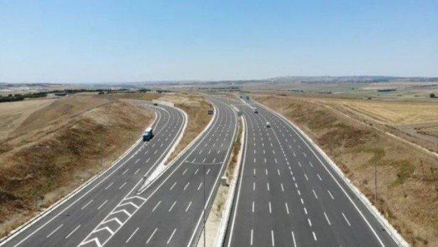 Foto - Yol kenarındaki beyaz levhalar ne işe yarar?