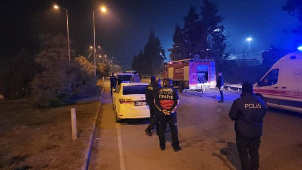 Foto - Yol kenarındaki şüpheli valiz polisi alarma geçirdi