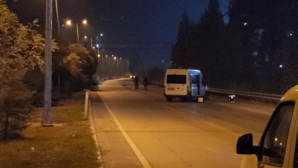 Foto - Yol kenarındaki şüpheli valiz polisi alarma geçirdi
