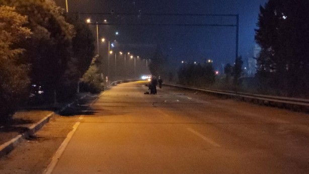 Foto - Yol kenarındaki şüpheli valiz polisi alarma geçirdi