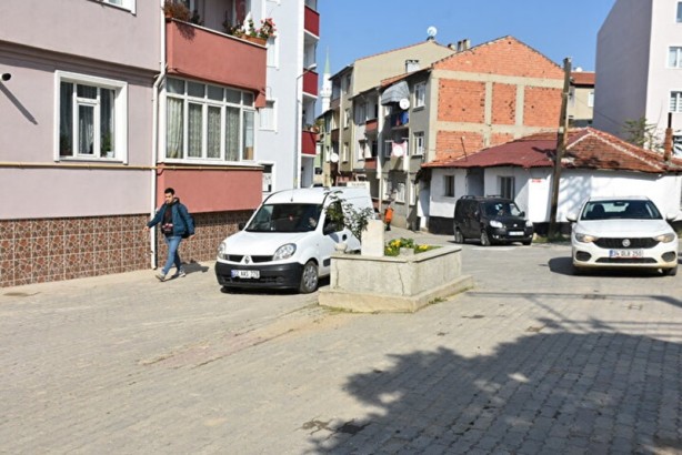 Foto - Yol ortasında 'sır mezar' şaşırtıyor
