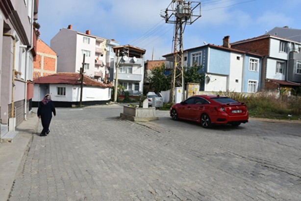 Foto - Yol ortasında 'sır mezar' şaşırtıyor