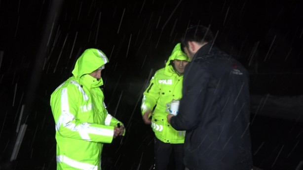 Foto - Yola çıkacak olanlar dikkat! Bolu'da polis ekipleri teyakkuza geçti! 