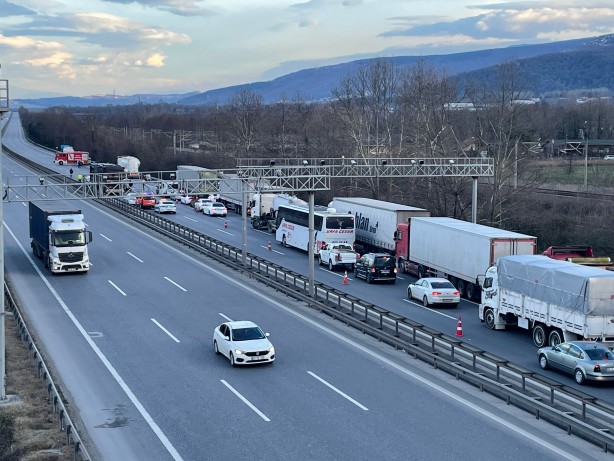 Foto - Yola çıkacaklar dikkat! Ankara yönü ulaşıma kapandı