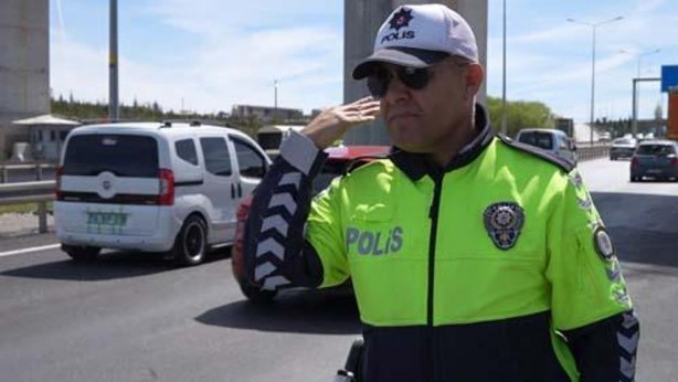 Foto - Yola çıkacaklar dikkat! Araç trafiği yoğunluğu yüzde 100’e ulaştı