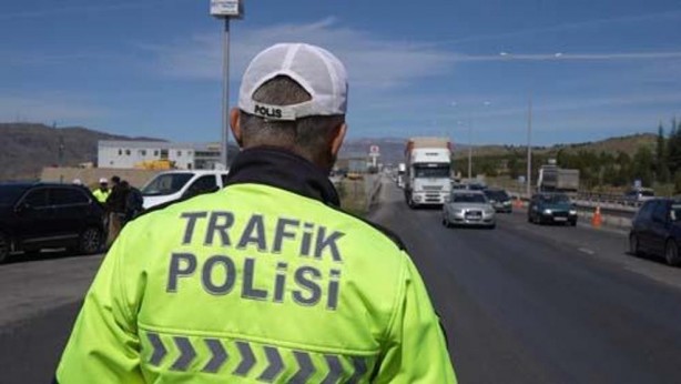 Foto - Yola çıkacaklar dikkat! Araç trafiği yoğunluğu yüzde 100’e ulaştı