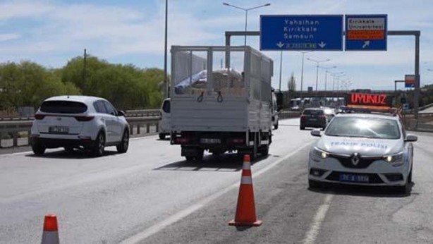 Foto - Yola çıkacaklar dikkat! Araç trafiği yoğunluğu yüzde 100’e ulaştı