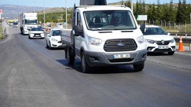 Foto - Yola çıkacaklar dikkat! Araç trafiği yoğunluğu yüzde 100’e ulaştı