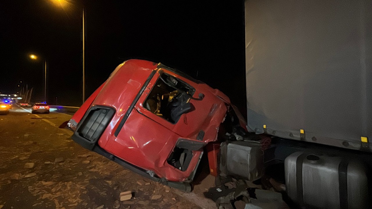 Foto - Yola çıkacaklar dikkat! Bolu Dağı'nda ulaşımı aksatan kaza