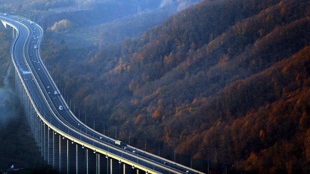 Foto - Yola çıkacaklar dikkat! İstanbul yönü 35 gün trafiğe kapatılacak