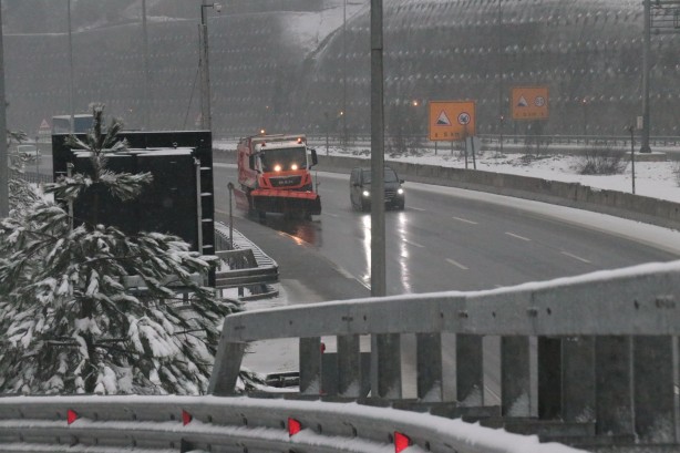 Foto - Yola çıkacaklar dikkat! Kar yağışı etkili oluyor