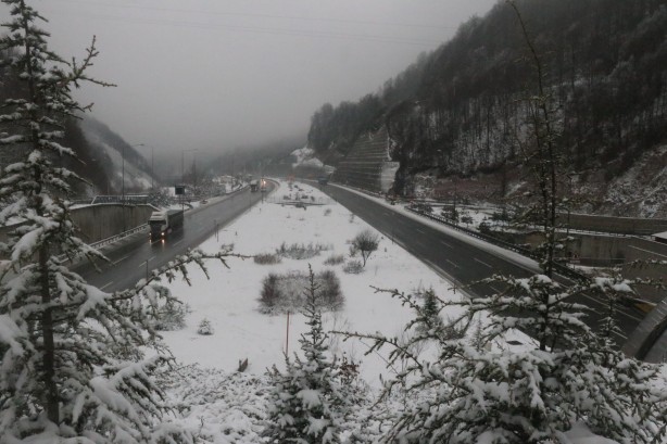 Foto - Yola çıkacaklar dikkat! Kar yağışı etkili oluyor