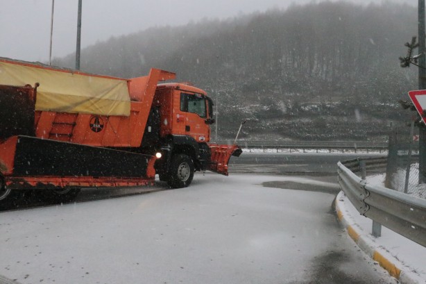 Foto - Yola çıkacaklar dikkat! Kar yağışı etkili oluyor