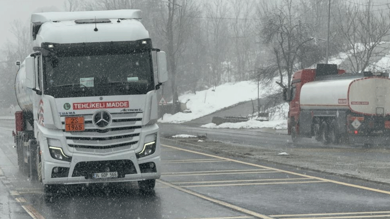 Yola çıkacaklar dikkat! Kar yağışı etkili oluyor