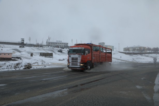 Foto - Yola çıkacaklar dikkat! Kar yağışı etkili oluyor