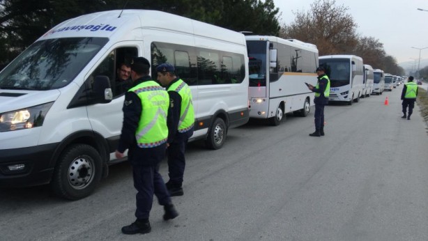Yola çıkacaklar dikkat! Kış lastiği zorunluluğu başladı