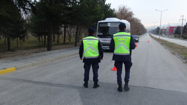 Foto - Yola çıkacaklar dikkat! Kış lastiği zorunluluğu başladı