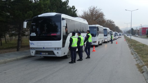 Foto - Yola çıkacaklar dikkat! Kış lastiği zorunluluğu başladı