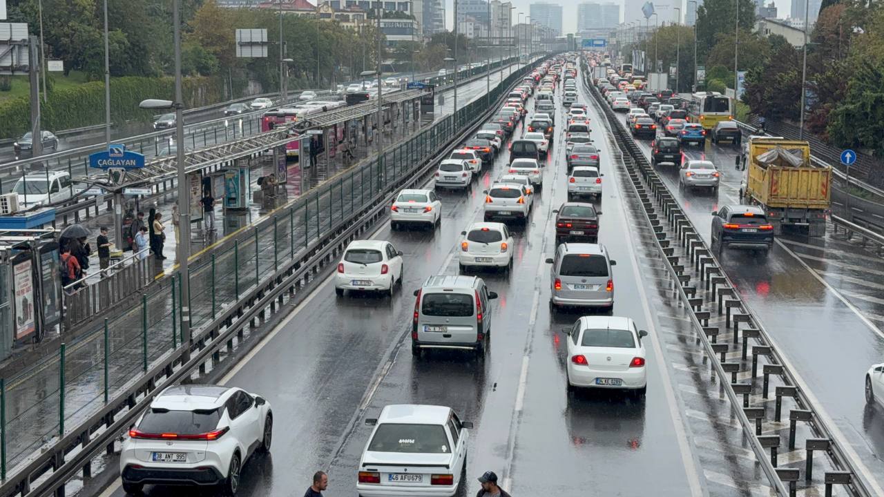 Foto - Yola çıkanlar neye uğradığını şaşırıyor! İstanbul uzun zamandır bu tabloyu görmemişti