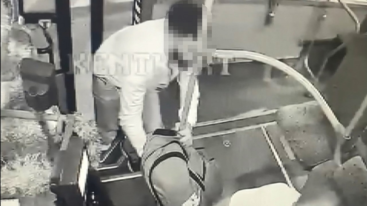 Foto - Yolcu midibüs şoförünün cüzdanını çaldı