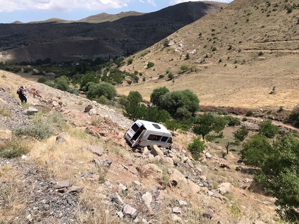 Foto - Yolcu minibüsü devrildi: Çok sayıda yaralı var
