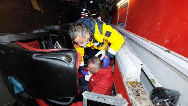 Foto - Yolcu otobüsü 150 metreden dereye yuvarlandı! Ölüler ve yaralılar var
