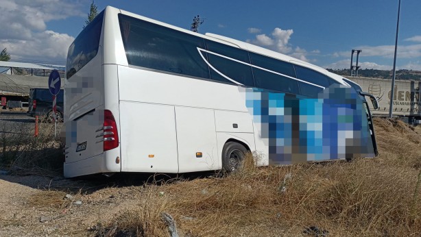 Foto - Yolcu otobüsü kaza yaptı: 1 yaralı