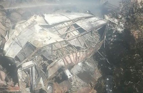 Yolcu otobüsü şarampole yuvarlandı: 45 ölü var, sadece 8 yaşındaki çocuk ağır yaralı kurtuldu