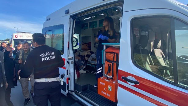 Foto - Yolcu otobüsü tırla çarpıştı: Yaralılar var
