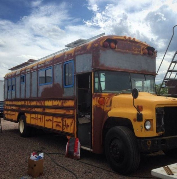 Foto - Yolcu otobüsünü eve dönüştürdü