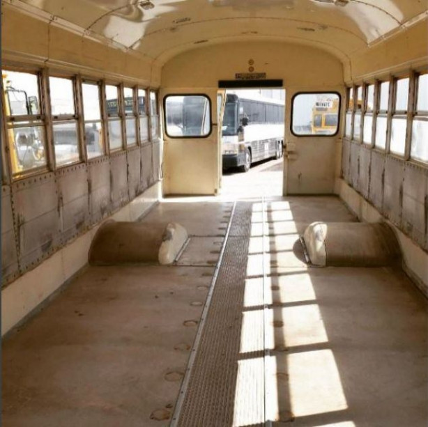 Foto - Yolcu otobüsünü eve dönüştürdü