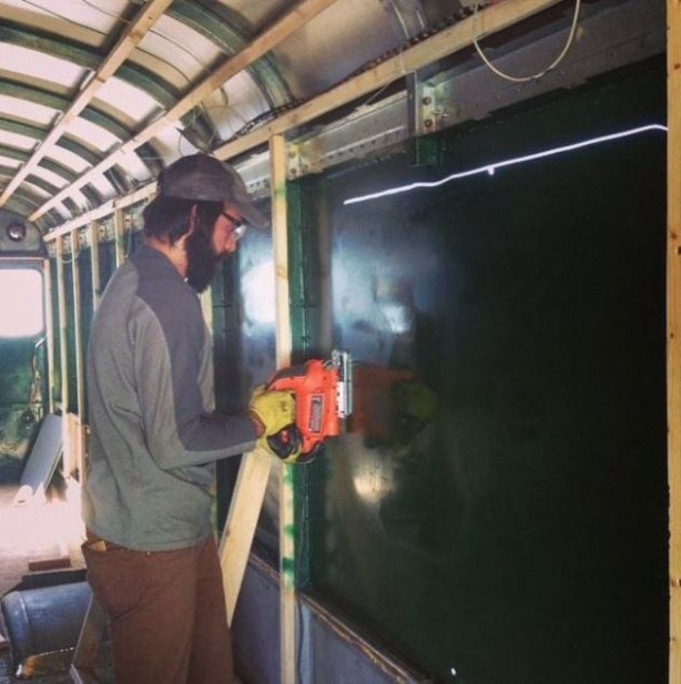 Foto - Yolcu otobüsünü eve dönüştürdü